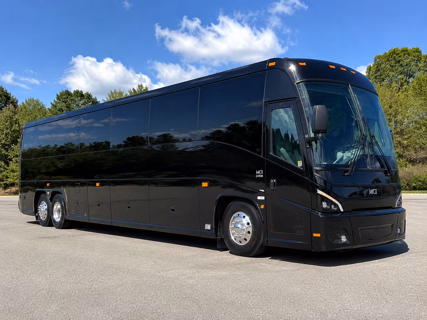wedding guest shuttles between conroe hotels and lake conroe venues